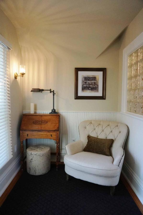 Edwards House Hotel